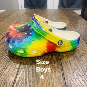 Crocs kid shoe size 4